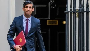 Rishi Sunak's 'privileged' upbringing becomes UK media target in PM contest